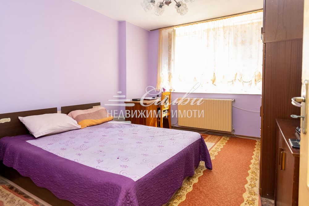 Продава се Тристаен апартамент в Шумен, Тракия - 91 кв.м за 1205 €/кв.м - Снимка #3