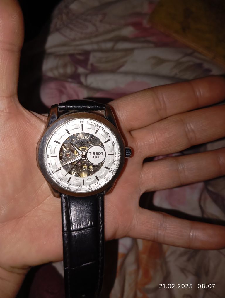 Продаются механические часы
