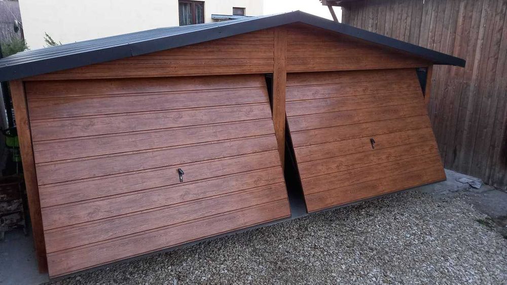 Garaje pe structura metalica si acoperite cu panouri sandwich