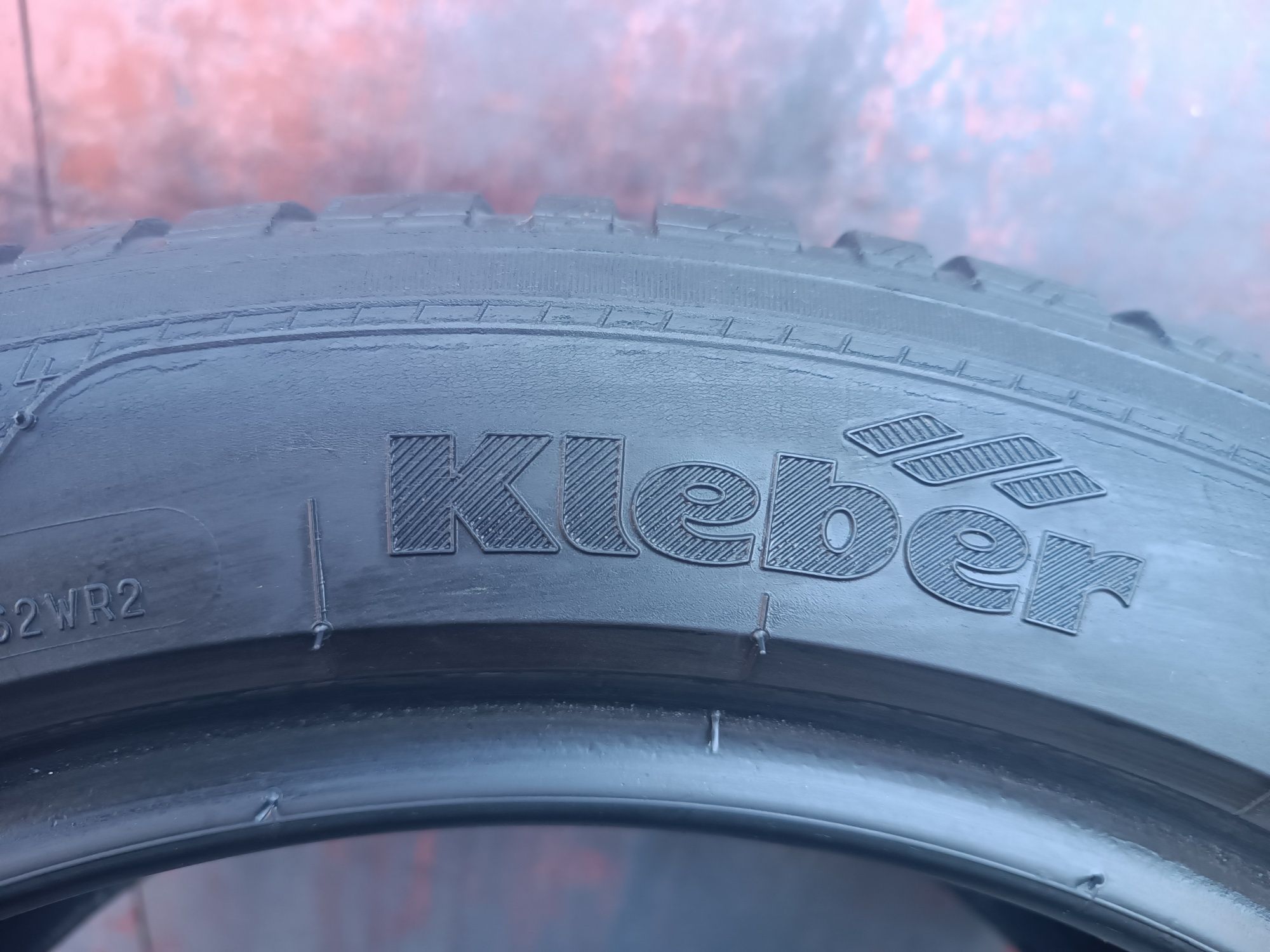 235/45/17 Kleber