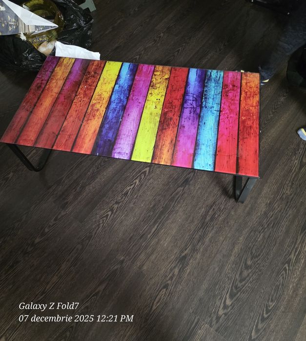 Vând masa de sufragerie