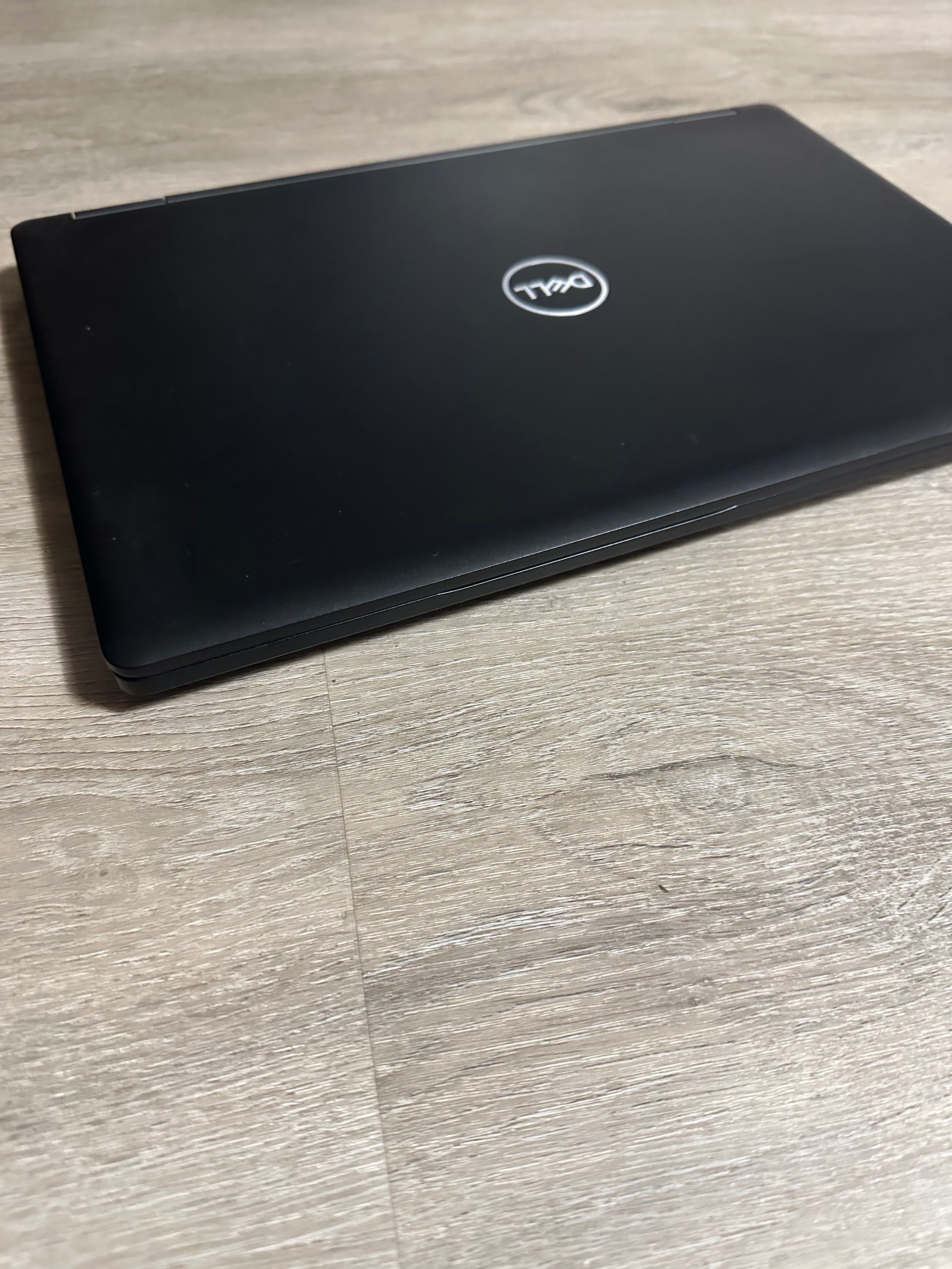 Лаптоп Dell Latitude 5591