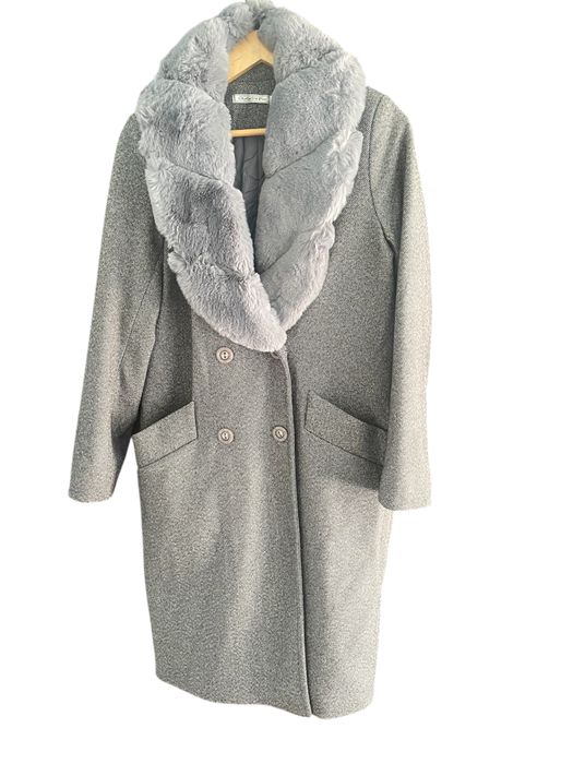 Palto sotiladi Arzon narxda