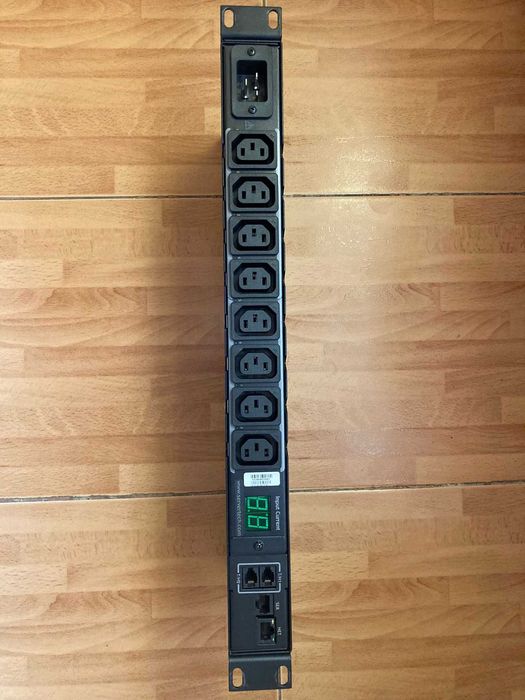 PDU Switched Priza RACK 8 x C13