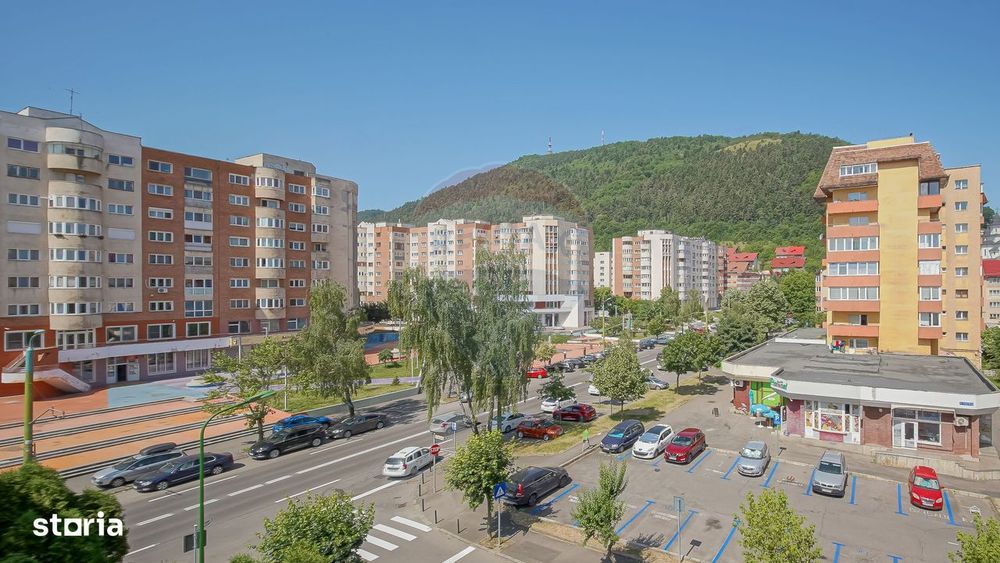 De vanzare 4 camere Racadau-zona Parcul Trandafirilor