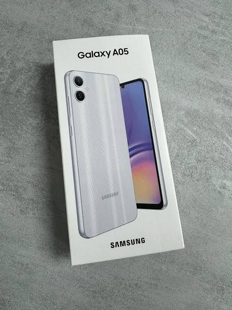 Vânnd Samsung A05 nou