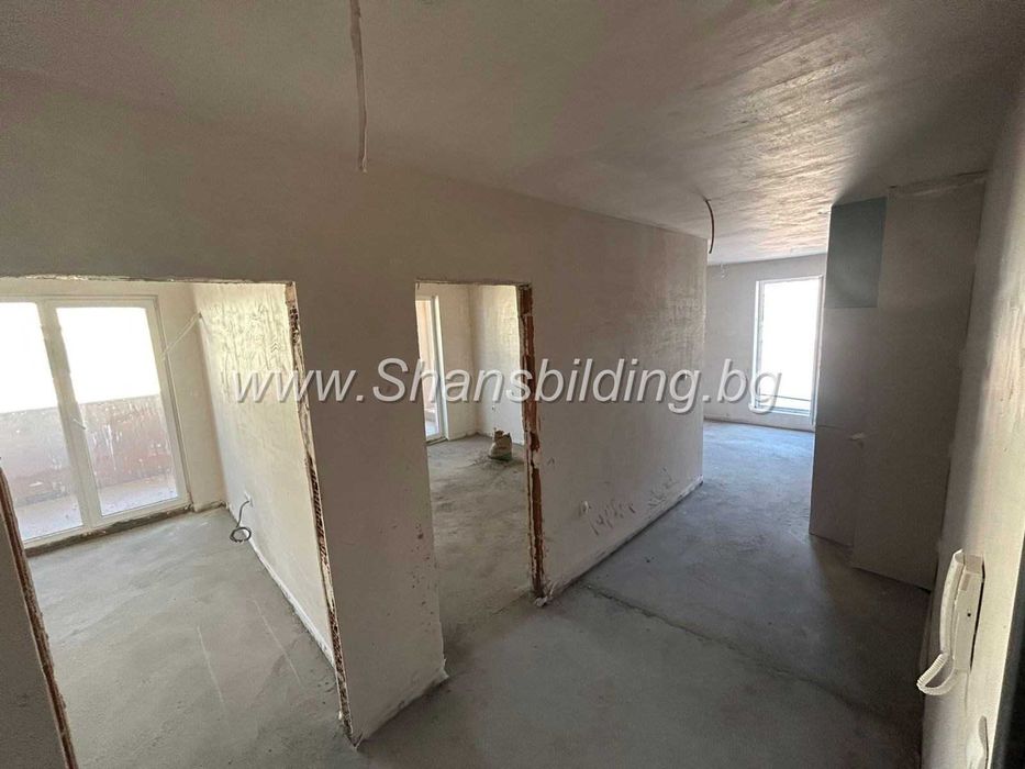 Продава се Тристаен апартамент в Пловдив, Остромила - 115 кв.м за 1027 €/кв.м - Снимка #4