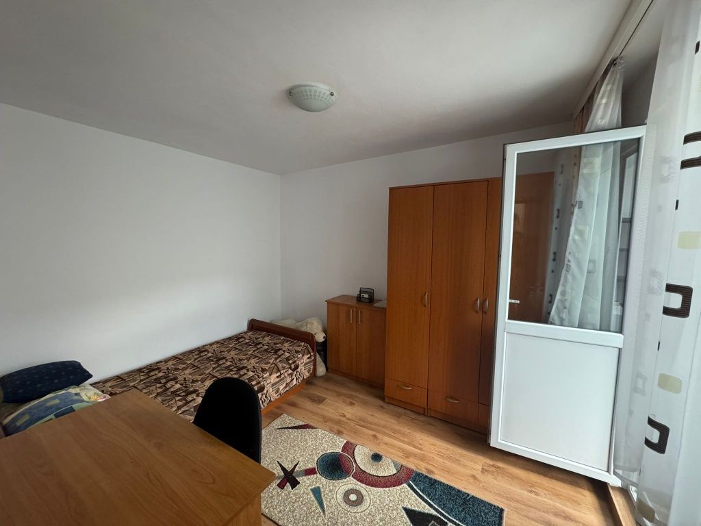 Vând apartament 2 camere semidecomandat