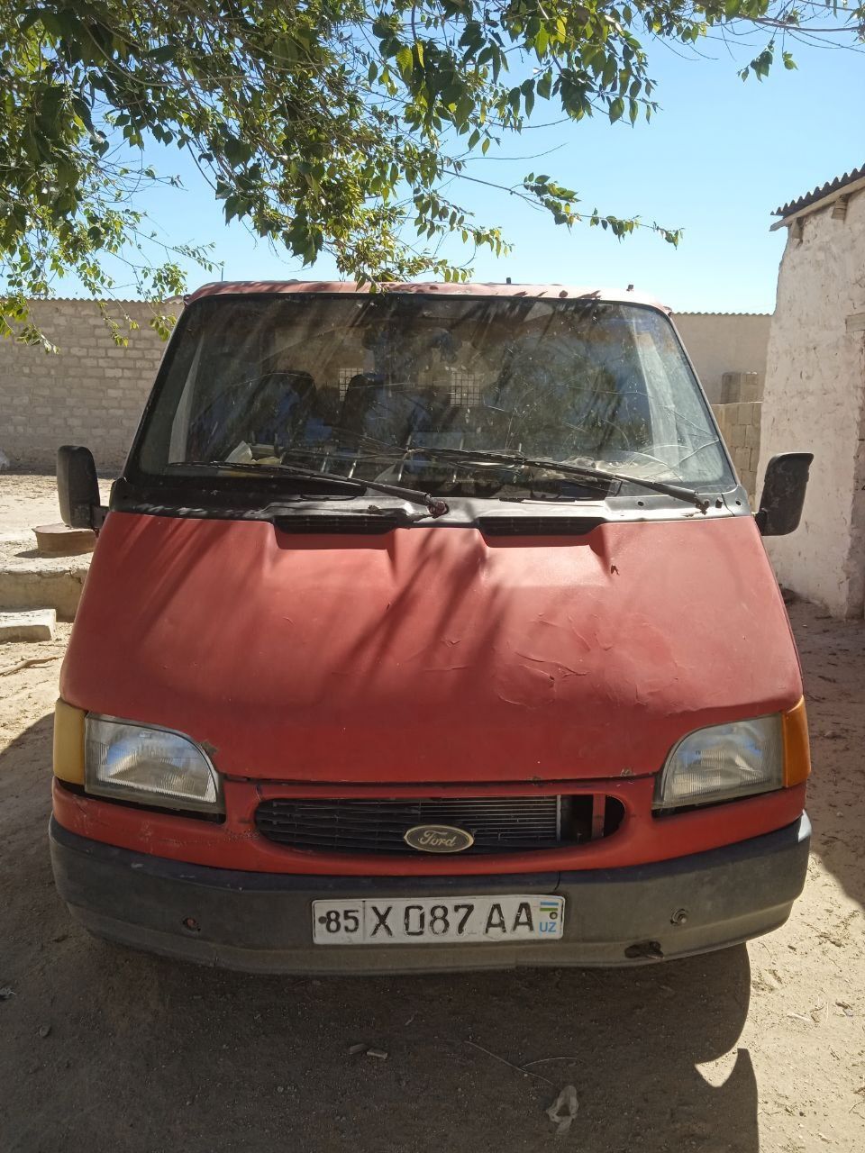 Ford transit sotiladi