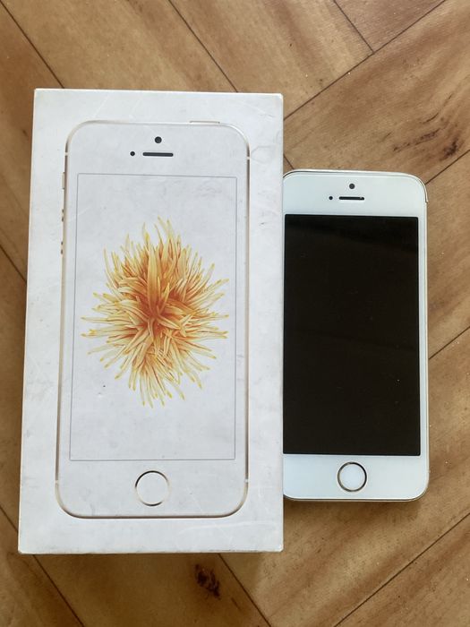 Продаю iPhone SE (1-го поколения)