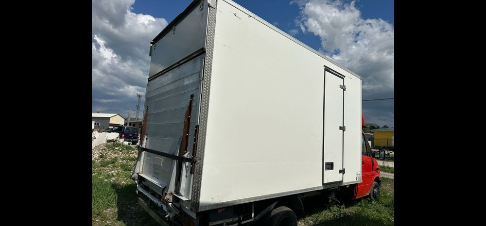 Cub cu lift Mercedes sprinter
