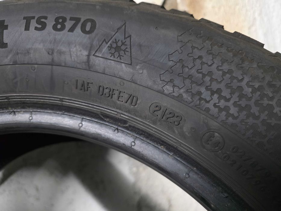 2бр Зимни гуми 205 60 16 - Continental - DOT 2023