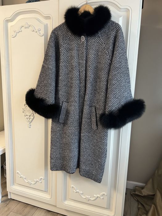 Palton dama elegant cu blanita naturala Nou cu eticheta!