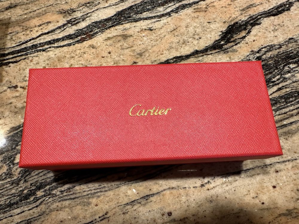 Cartier слънчеви очила лилави/ неотваряни
