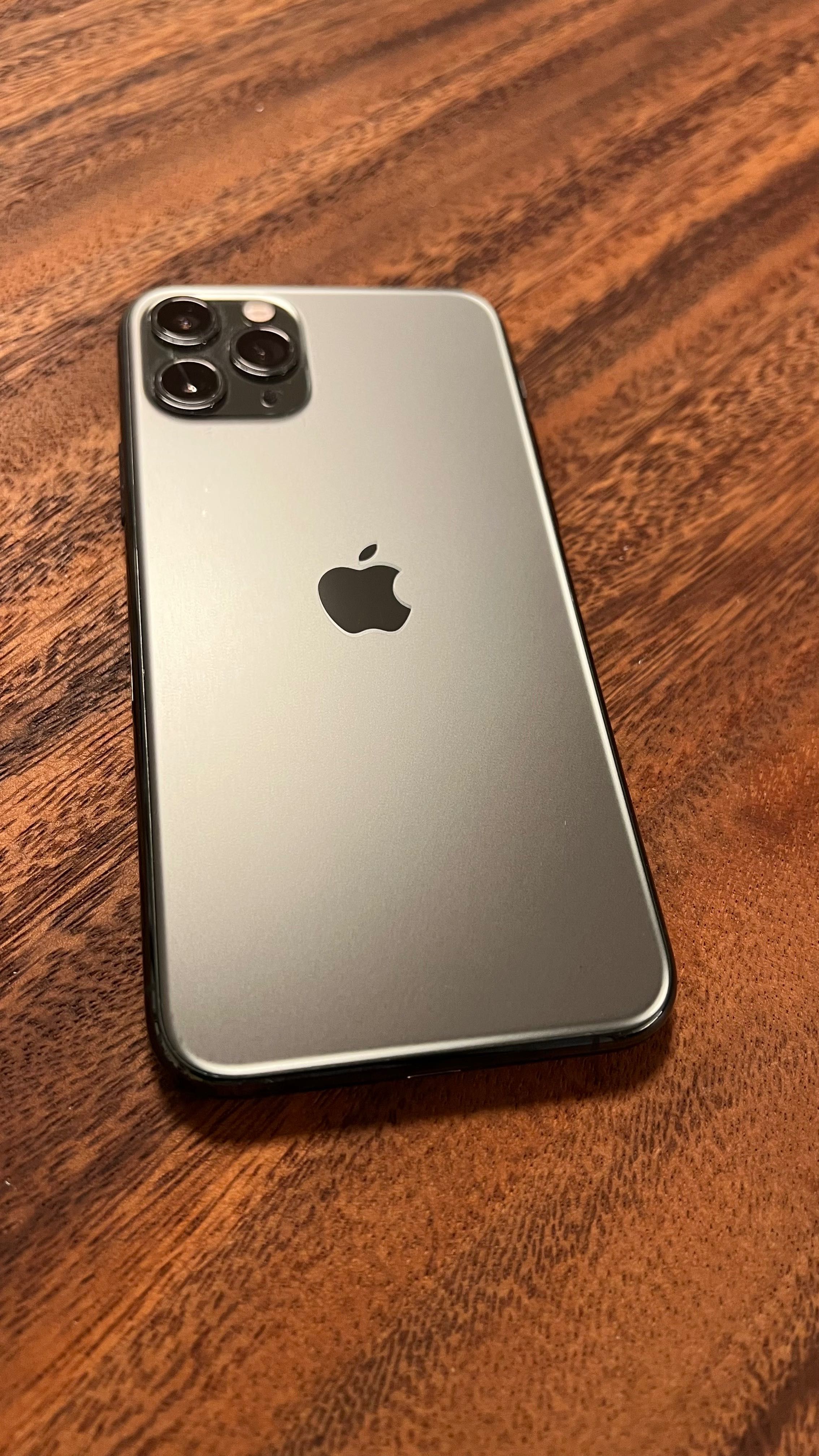 iPhone 11 Pro, 256GB, Midnight Green