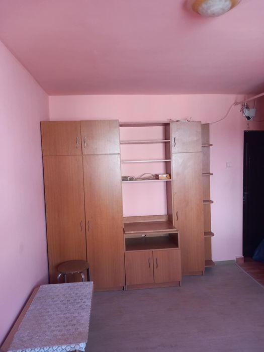 Inchiriez garsoniera