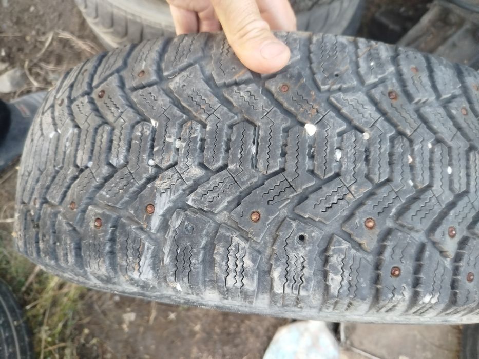 Продам шин зимни р15 2шт