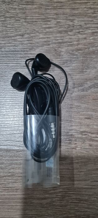 Продам наушники от самсунга