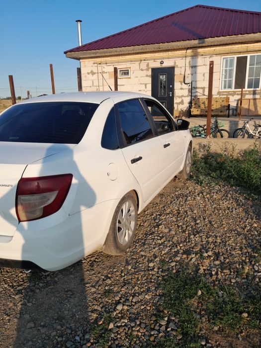Продам машину лада гранта 2019 года