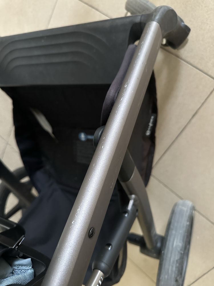Cybex Balios S + подарък Ergobaby Metro