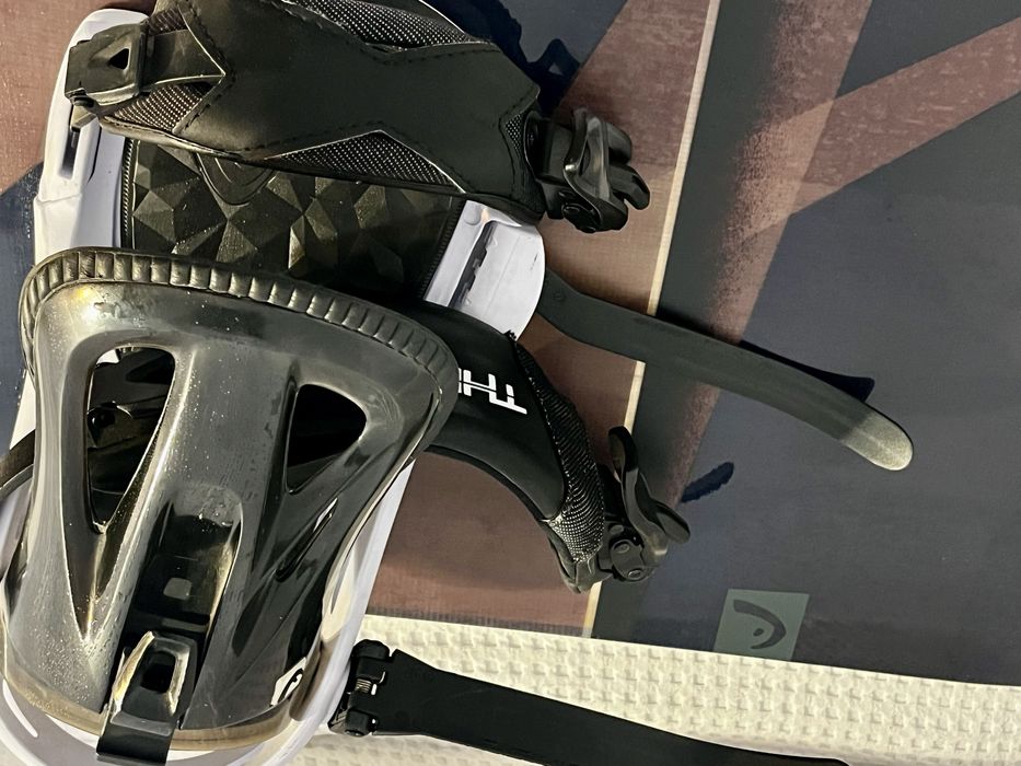 Snowboard HEAD Daymaker 159W + legături THREE