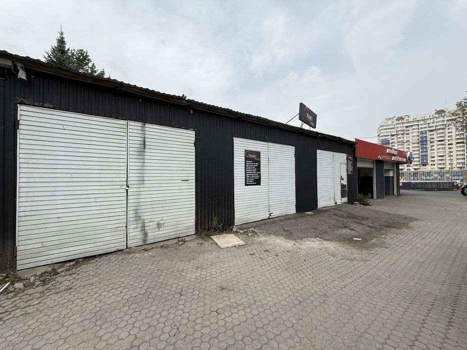 Сдается в аренду СТО 10 соток земли , 13 боксов