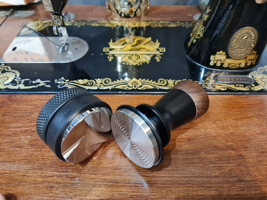 Продавам бариста комплект тампер и дистрибутор за еспресо 53мм