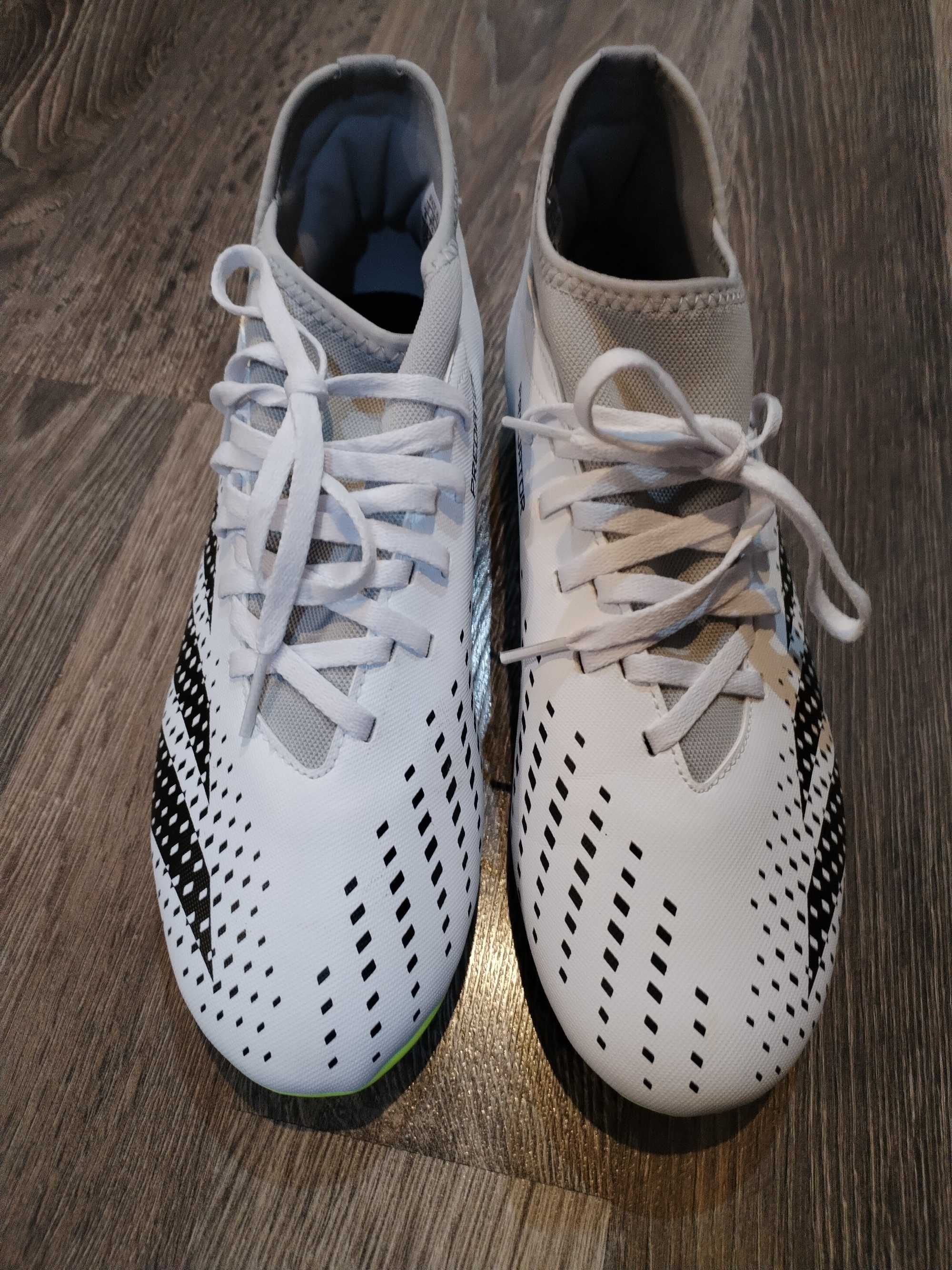 Футболни обувки Adidas Accuracy 4 размер 41.5