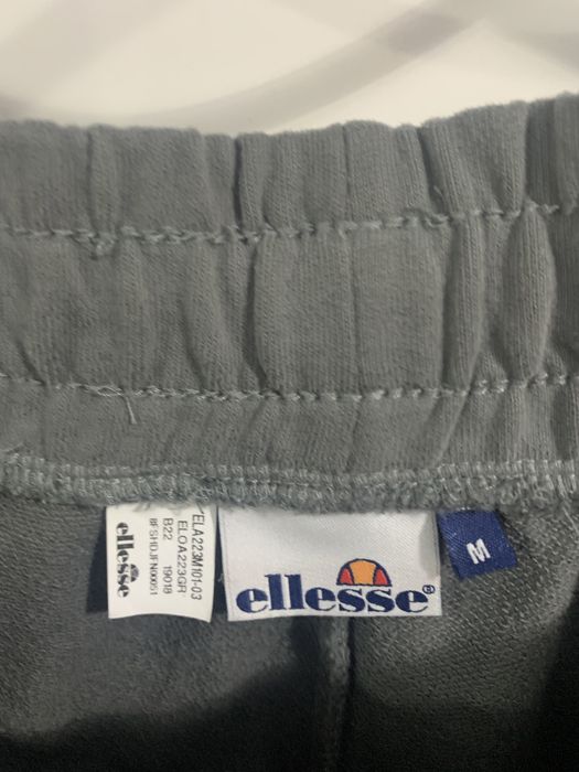 vând pantaloni sport ellese