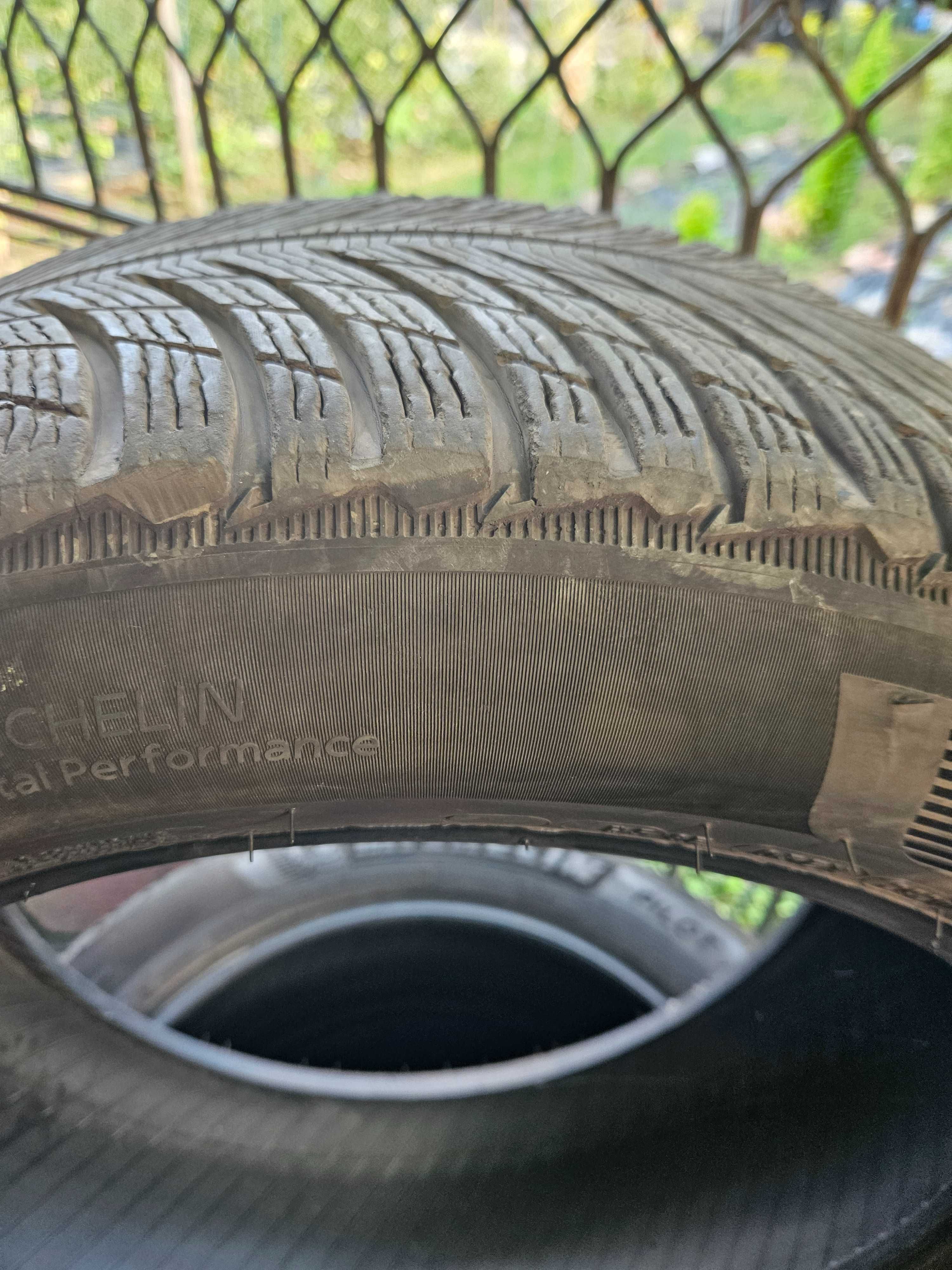 Michelin 235/55/19 зимни