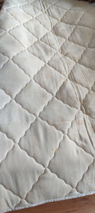 Надматрачна постелка за студено време