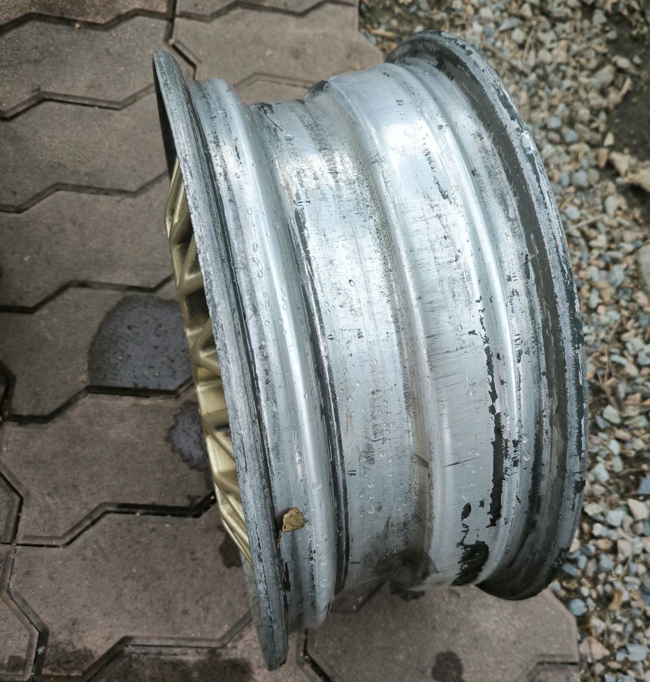 Продам универсальные диски.