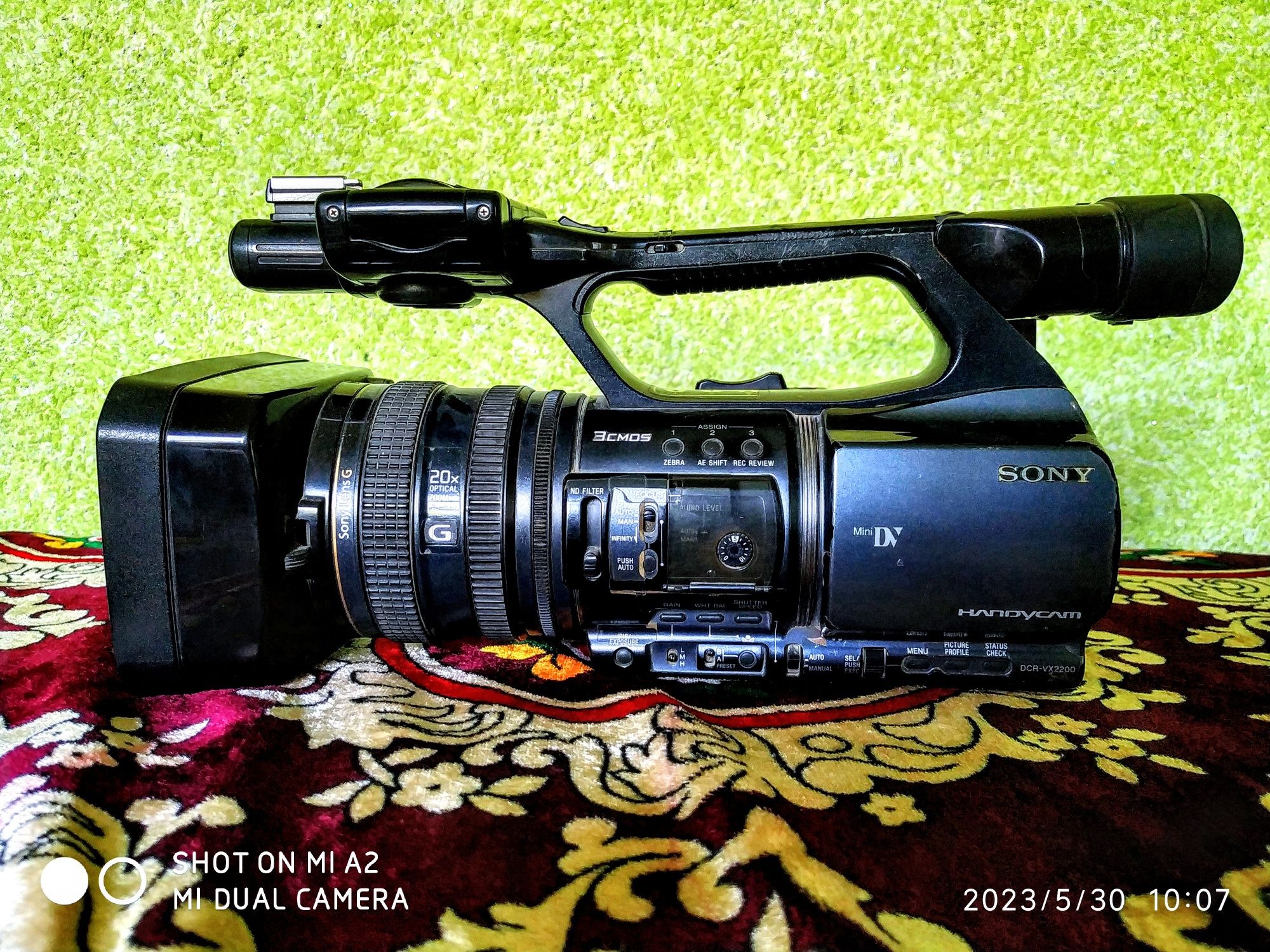 Sony 2200  2ta batariya bilan