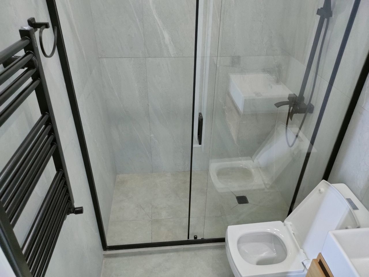 Срочно продаю квартиру дуплекс в Яшнабадском районе, укомплектованая.