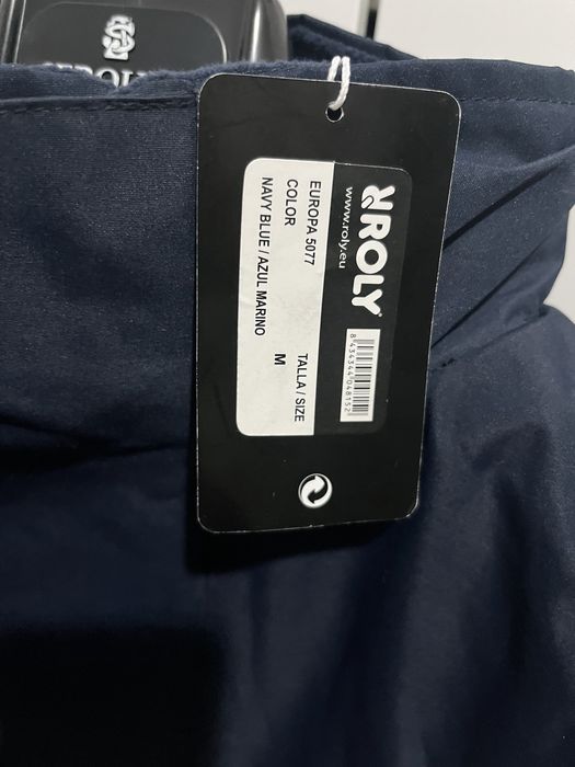 Geaca impermeabila NOUA