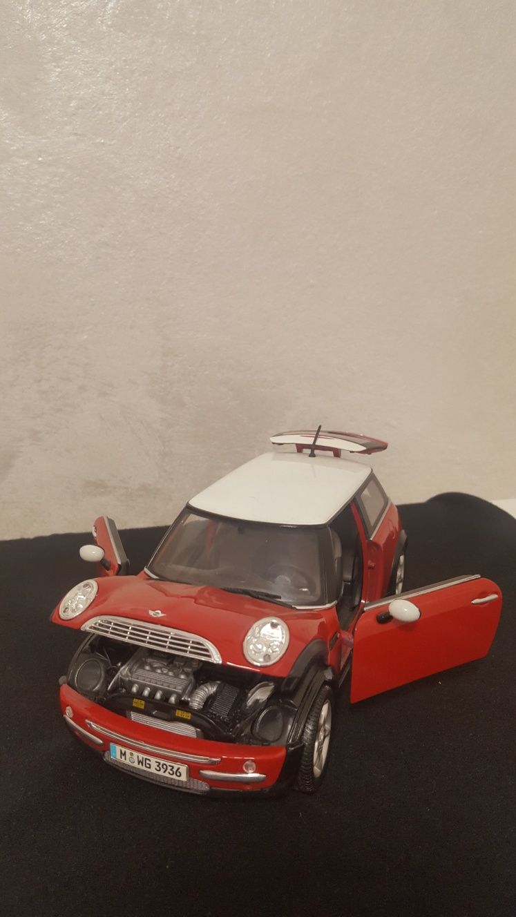 Macheta auto scara 1:18