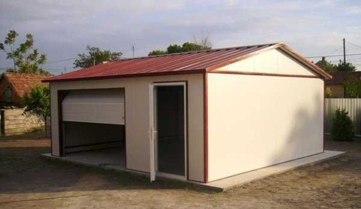 Case pe structura metalica