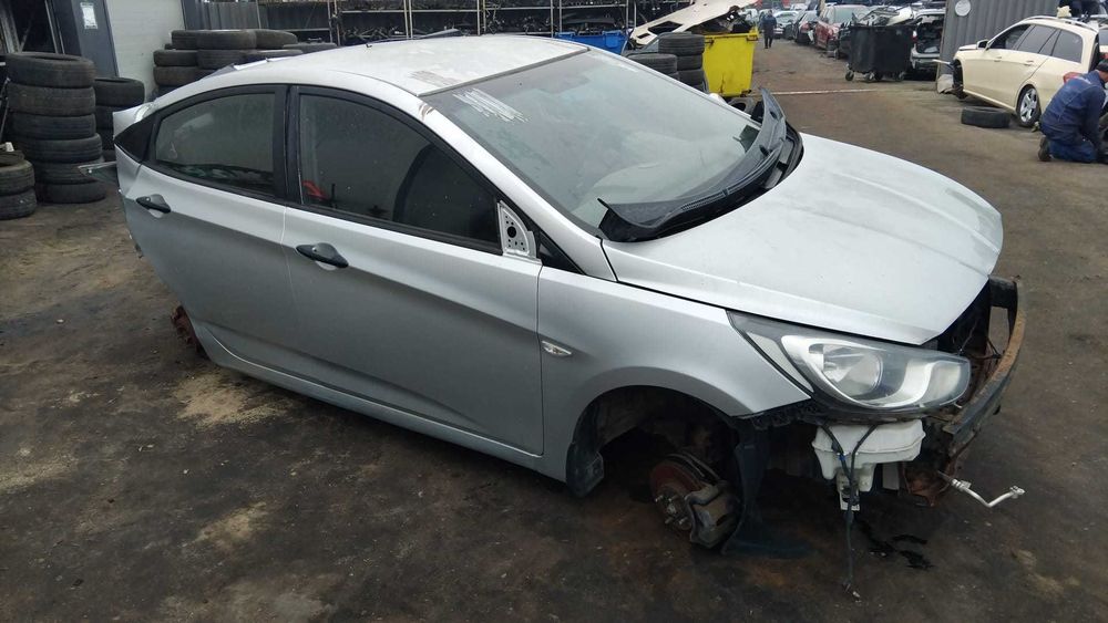 Dezmembrez Hyundai Accent 2012 1.4 B cod motor G4FA
