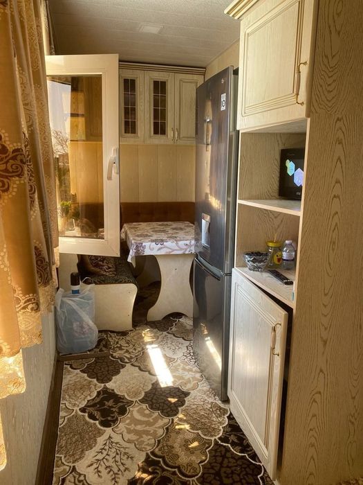 Kavartira sotiladi vagzal partyezd park orqa tomoni kafe feniks yonida