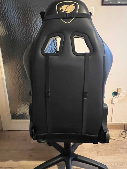 Продавам COUGAR ARMOR One Royal