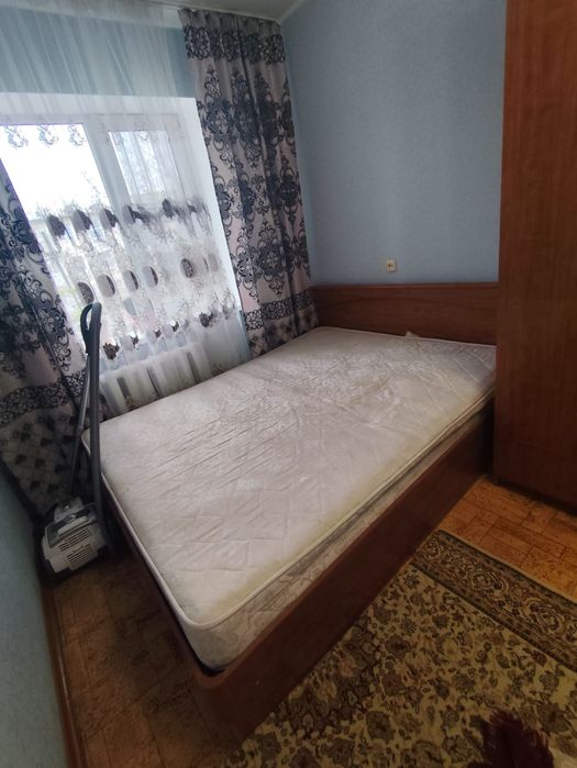 Продам двуспальную кровать