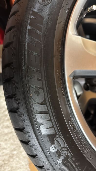 Vând jante și cauciucuri de vară pentre volvo XC60