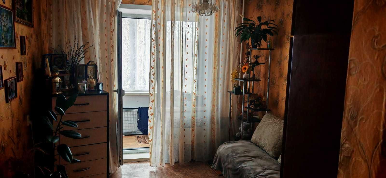 Продам 3к кв на втором этаже р-н 19 мкр!!!