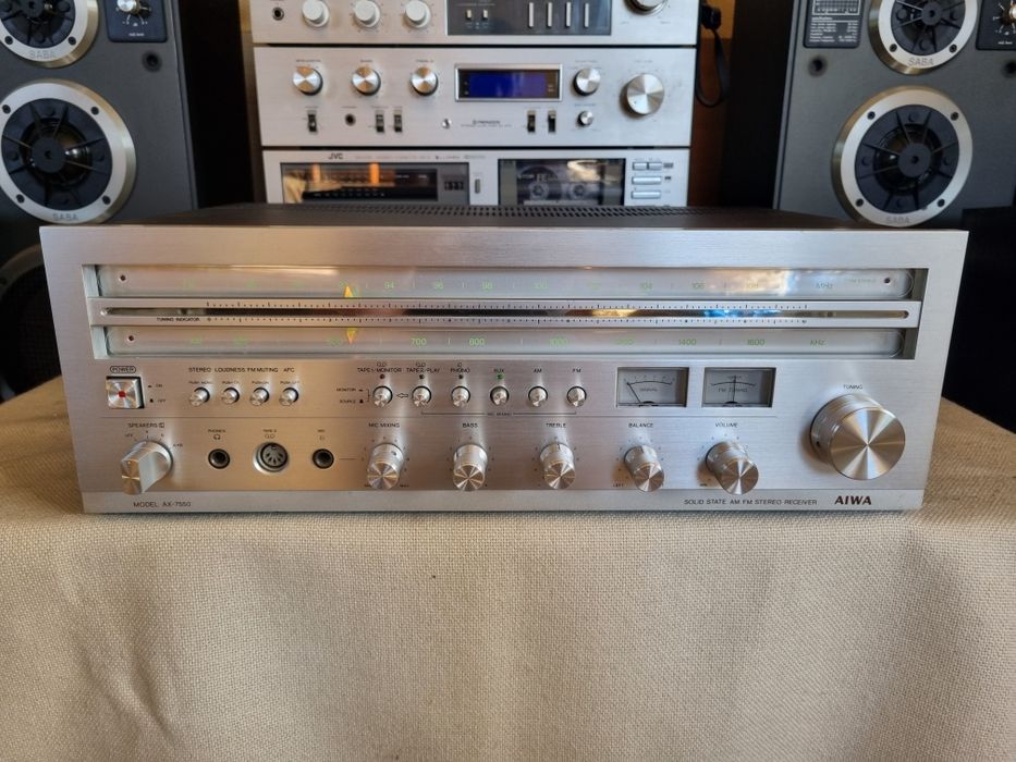 Receiver AIWA AX-7550. 33 watts/canal. Impecabil.