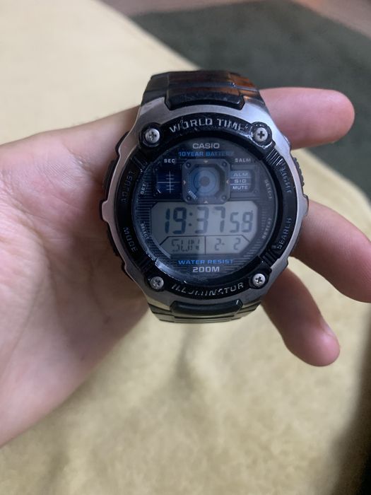 Casio AE-2000W.
