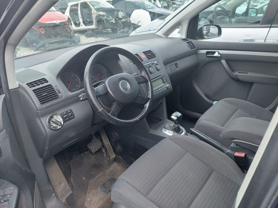 Dezmembram Volkswagen Touran 2005, 2.0 TDI cod BKD, cutie automata DSG