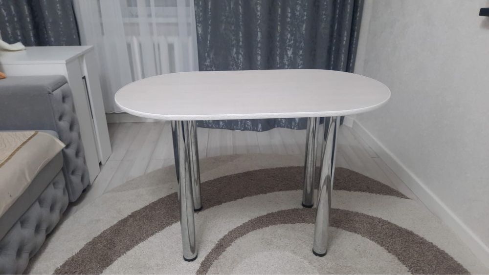 Продам стол кухонный