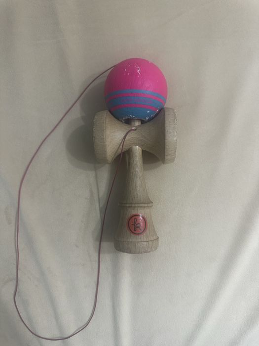 Kendama Europe Roz