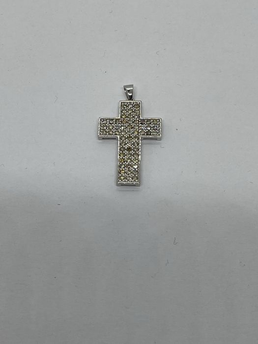 Cruce din aur alb 14 k cu diamante colorate natural 0,91 ct