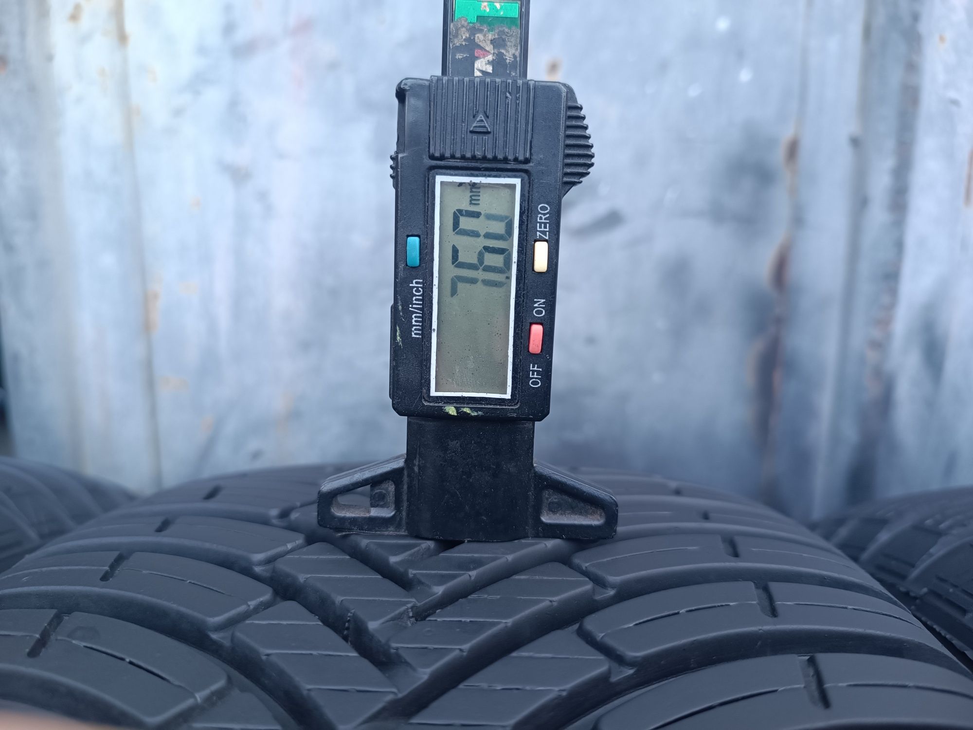 225/45/17 Kleber